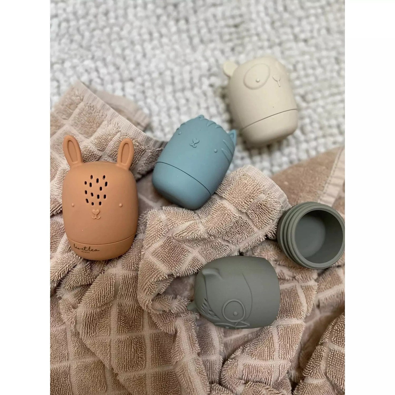 https://www.brefconceptstore.be/assets/bd746884-5317-41af-a5e4-d9e1f09d8f57/1500x1500/jouets-de-bain-bebe-animaux-silicone-leo-et-lea-brefconceptstore.jpeg