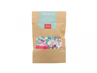 melange-de-perles-heishi-et-de-breloques-tahiti