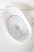 COMFY BATH packshot (in baby bath)_WEB