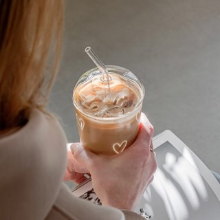 Verre à boire coeurs blancs4