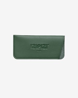 visuels_packshot_leatherpouch_sagegreen_f5f5f5_1080x1350