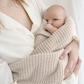 Couverture_Maille_tendresse_80x100cm_KNITT_Sesame (2)
