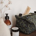 trousse-de-toilette-vic-imprime-leopard-kaki (2)