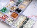 maxi-boite-matcha-20-compartiments-perles-apprets-pour-creation-de-bijoux (1)