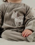 pyjama-bebe-velours-kaki-sweet-zebra_1200_1200-2576257