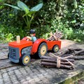 TL8485-farmyard-tractor-11