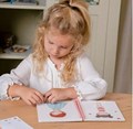 0025950_little-dutch-livre-de-habille-moi-rosa-friends-1_350